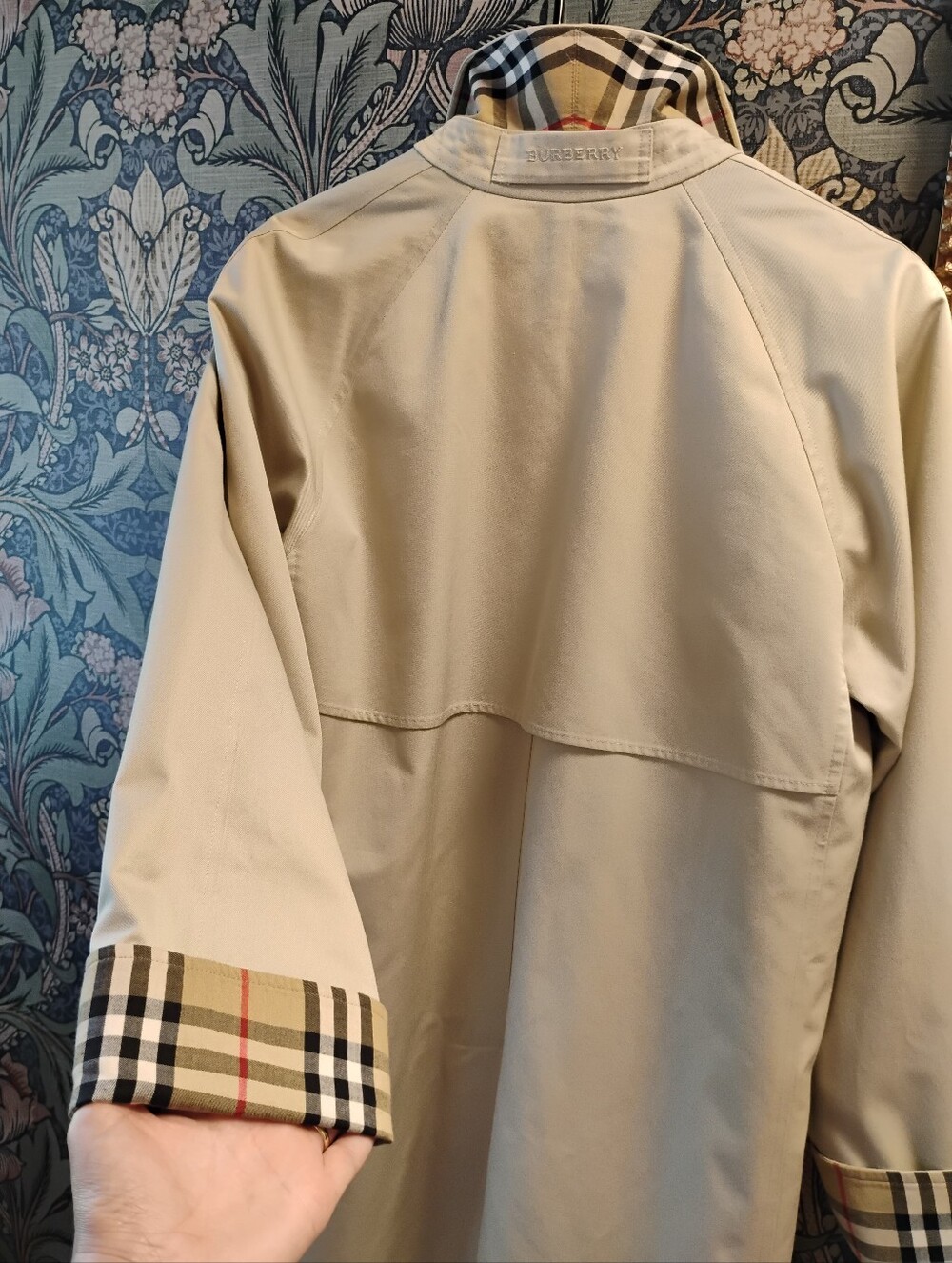 Vintage Burberry Trench Coat With Removable Liner, Mid length - Picture 3 of 16